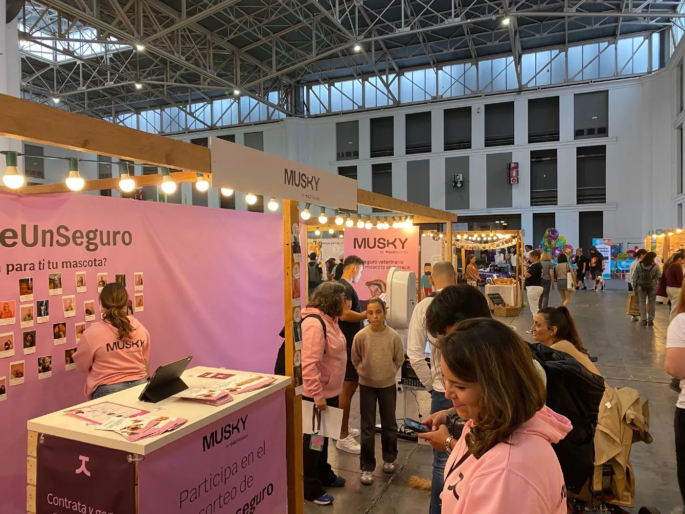 Musky en Mascoting Barcelona 2025: bienestar animal, prevención y terapias asistidas | Musky